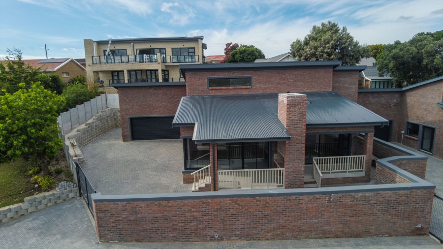 3 Bedroom Property for Sale in Fraaiuitsig Western Cape